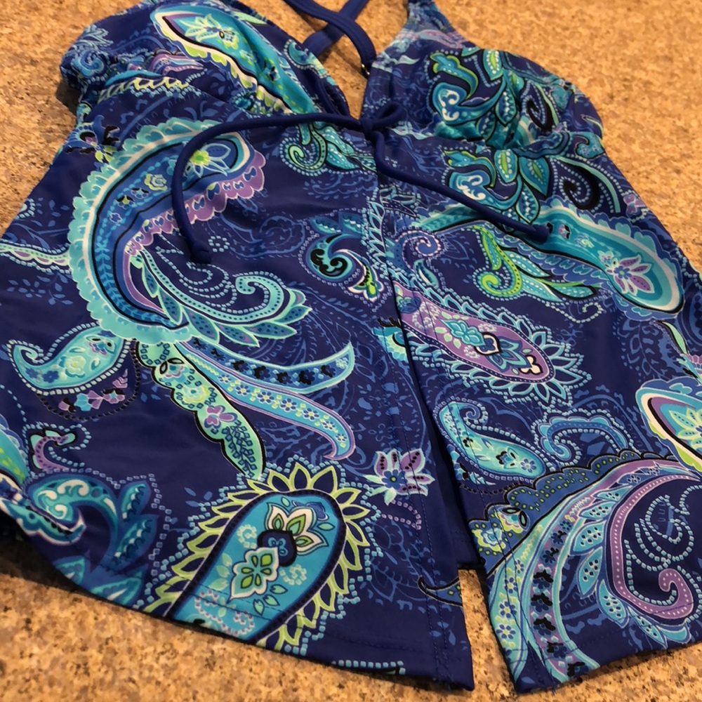 Beach Diva Malibu Flyaway Paisley Tankini Top Size 8 - Top Only - Picture 6 of 17